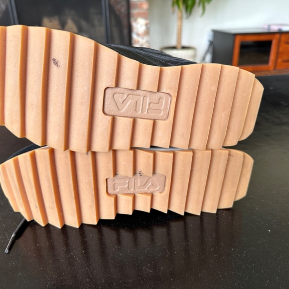 Fila Leather Sneakers Sandenal Orbit Black Size 9 Great Condition - Picture 2 of 15